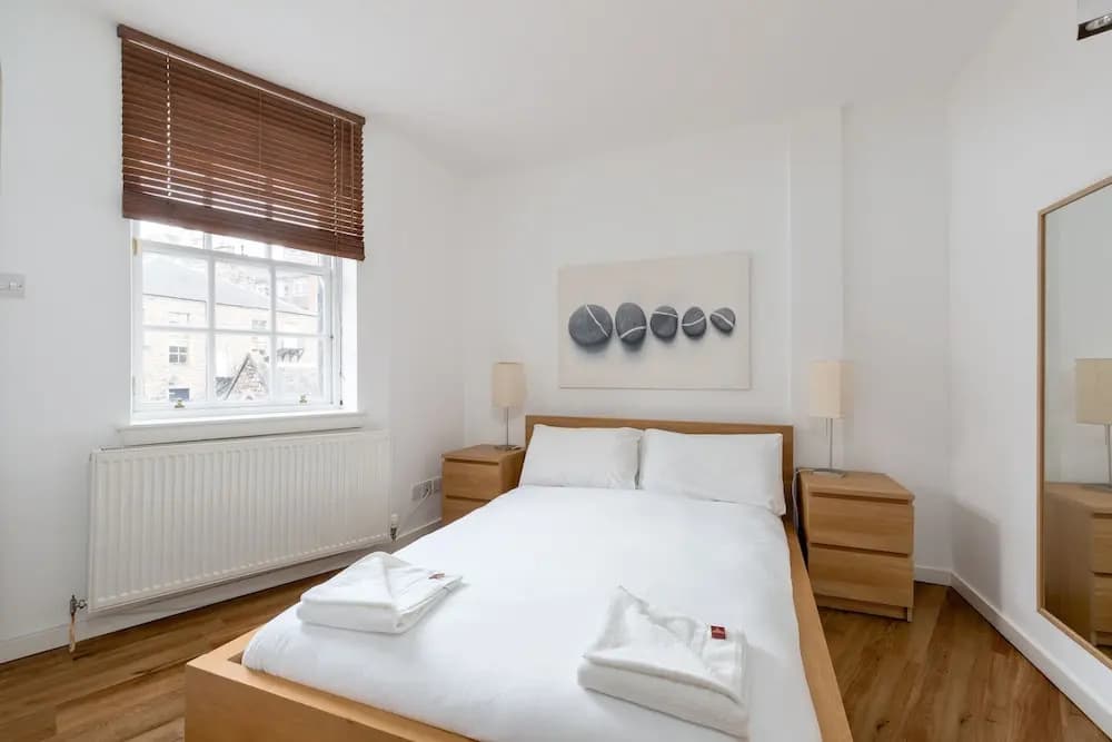 Silver Lining - Grassmarket Apartments - photo 5