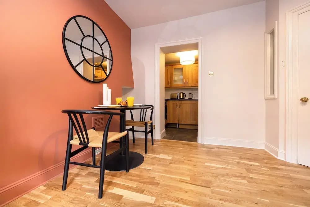 JOIVY Modern 1-bed flat in New Town - photo 5
