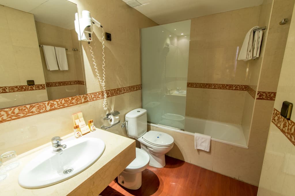 Sunotel Aston - photo 11
