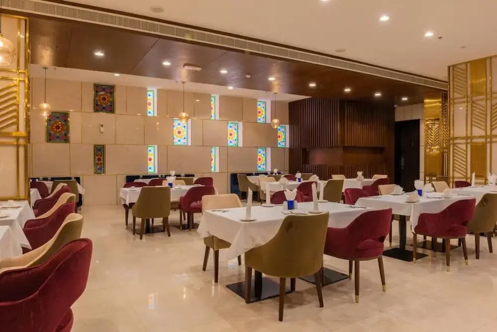 Royal Crown Hotel - photo 35