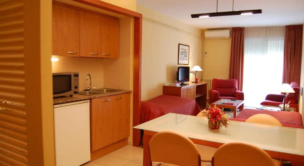 Bertran Aparthotel  - photo 10