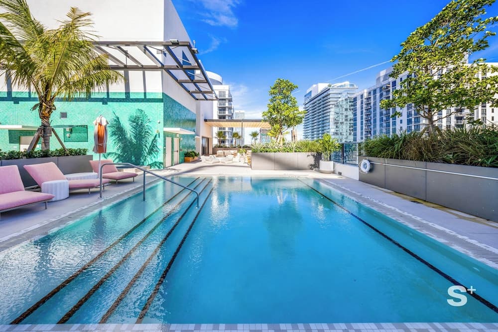 Modern Condo in DTW Miami - Pool & Gym - photo 14