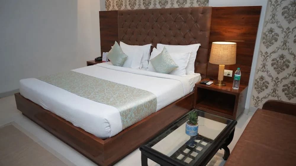WhitePod Luxury at Delhi Airport - photo 8