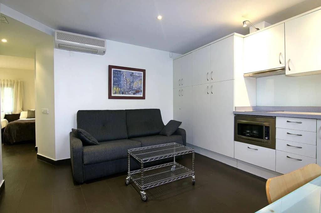Picasso Apartments - photo 12