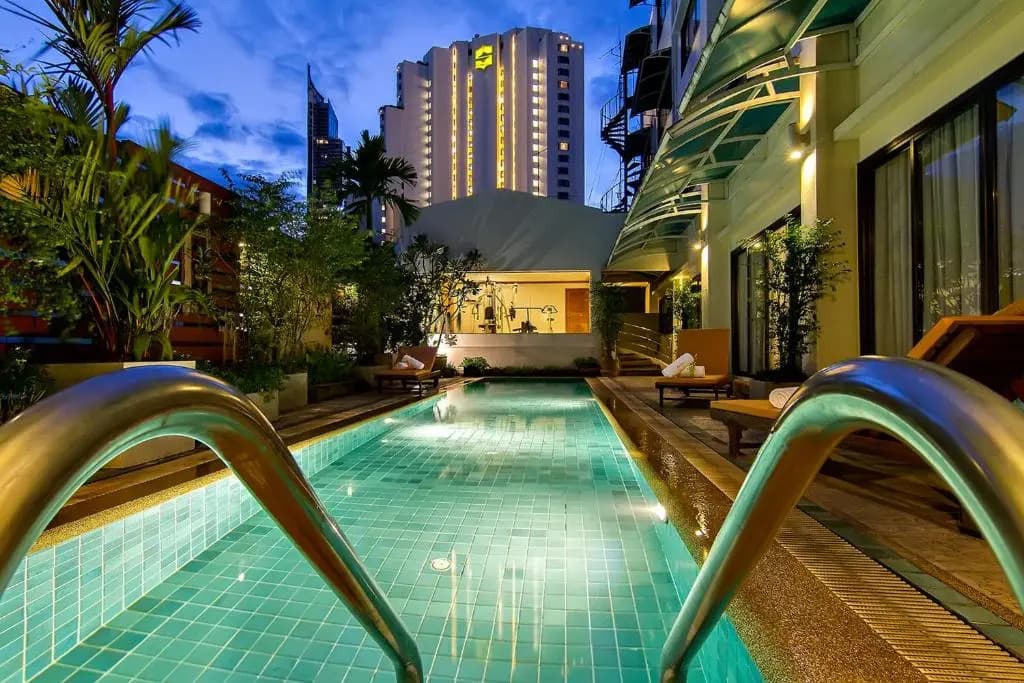 Bossotel Bangkok - photo 20