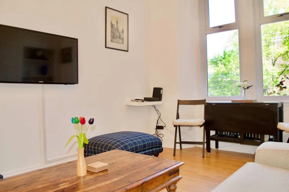Bright And Comfortable 2 Bedroom Flat - photo 14