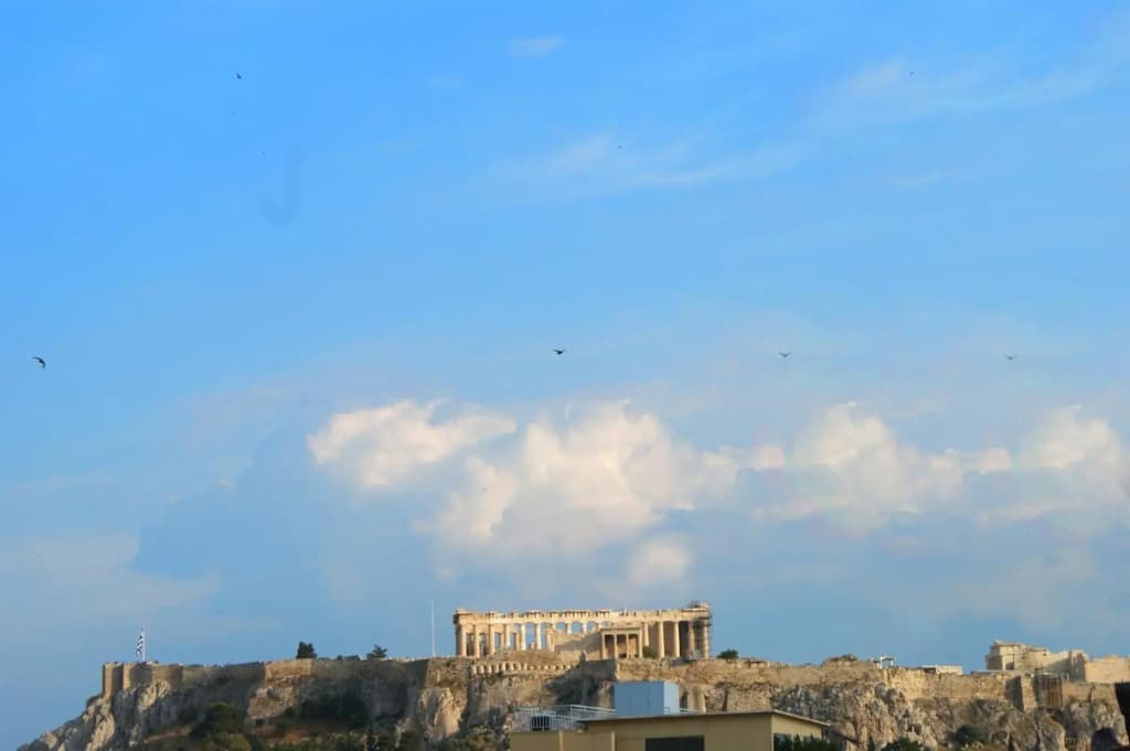 New sunny studio with Acropolis view balcony - photo 9