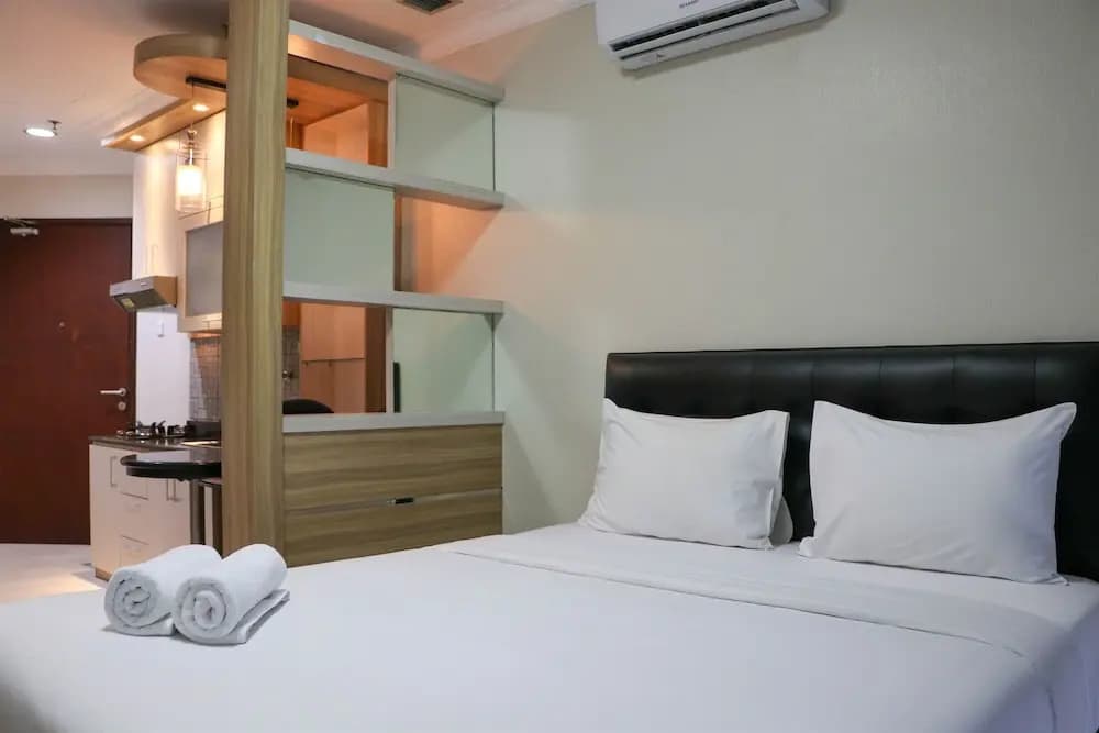 Cozy Studio at Mangga Dua Apartment by Travelio - photo 1