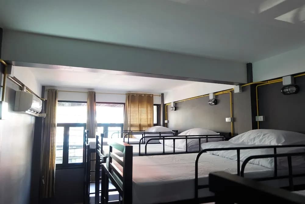BTS Khaosan Hostel - photo 6