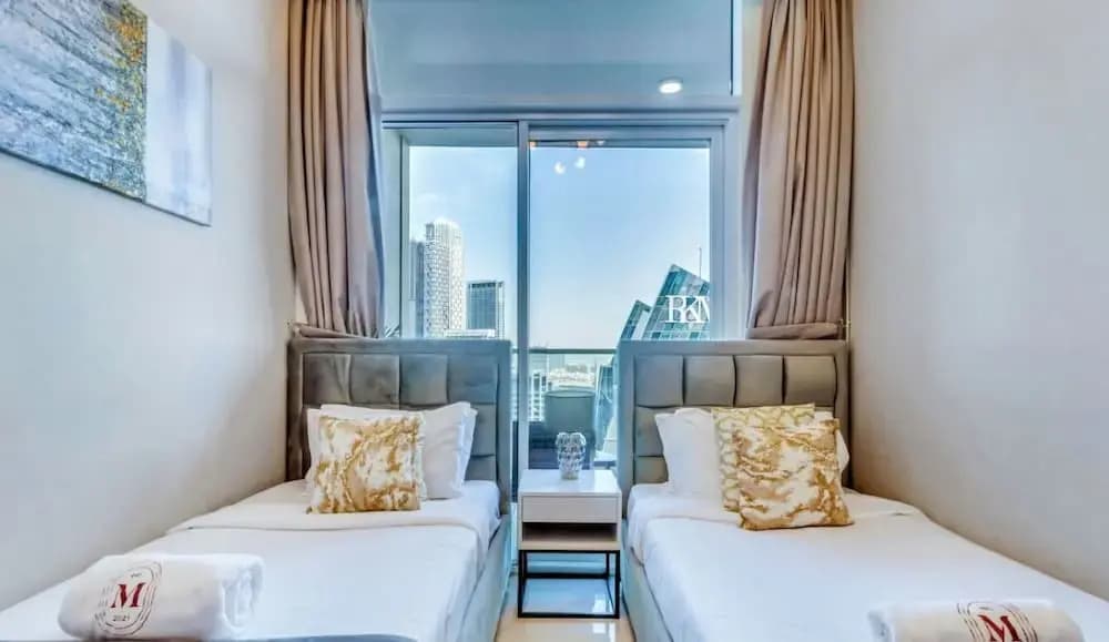 Waterfront 2BR w Canal View Near Burj Khalifa - photo 8