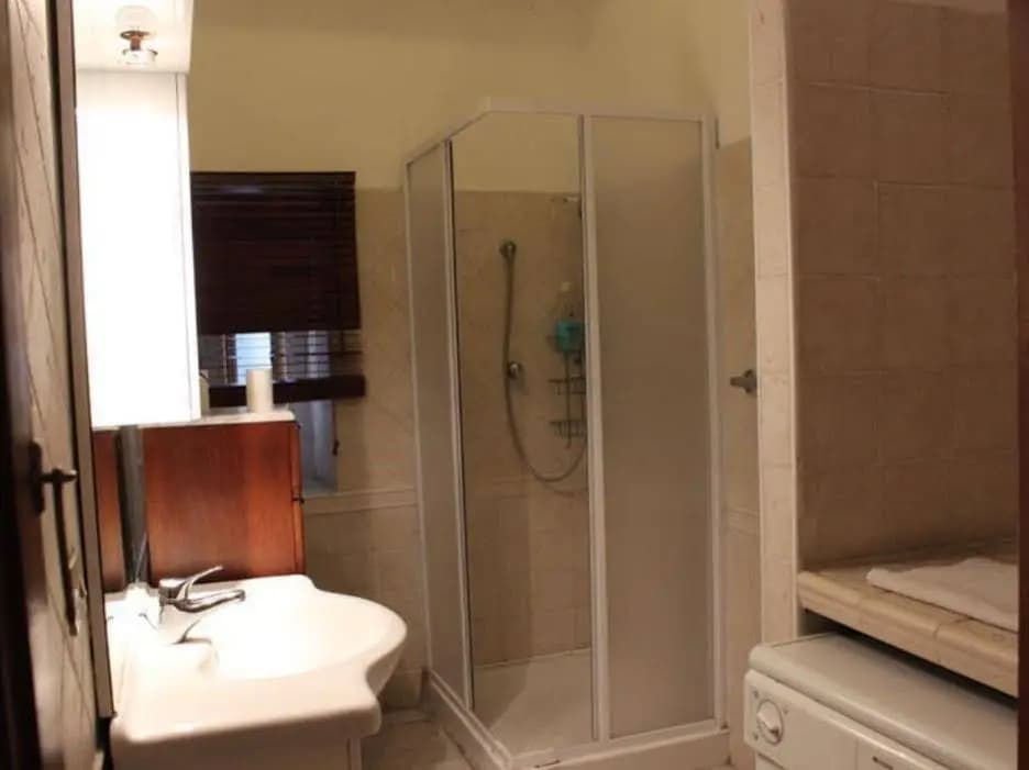 Overseas 2 Guest House - photo 4