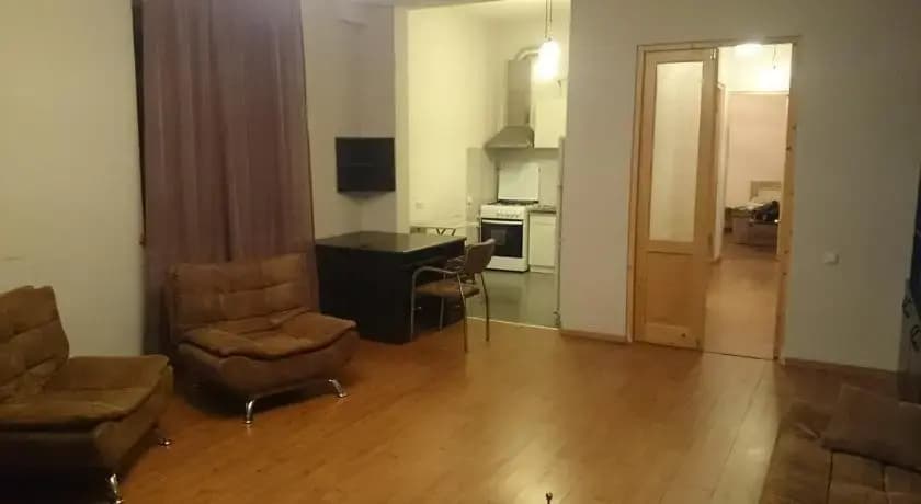Apartment with Garden - photo 5