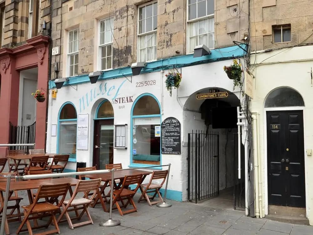 Stylish & Spacious Grassmarket 2bed/2bath - main photo