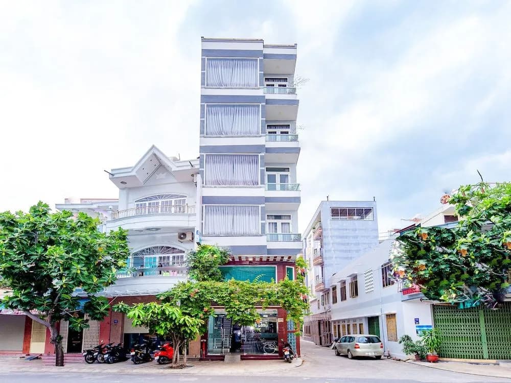 OYO 587 Trang Long - main photo