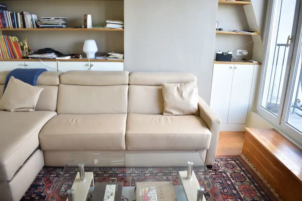 Bright Studio Apartment With High View - photo 3