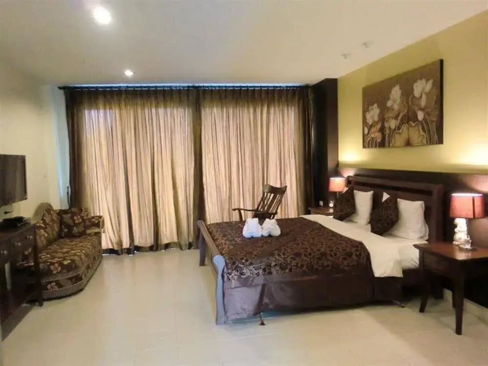 The Retro Siam - photo 4