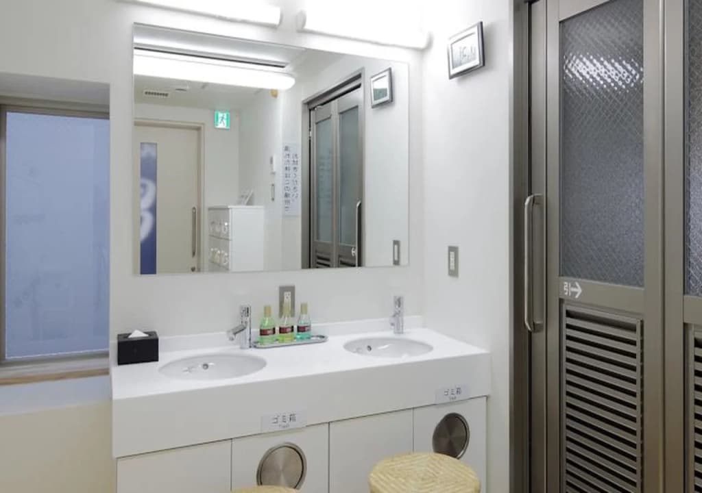 Hotel Check In Shijokarasuma - photo 9