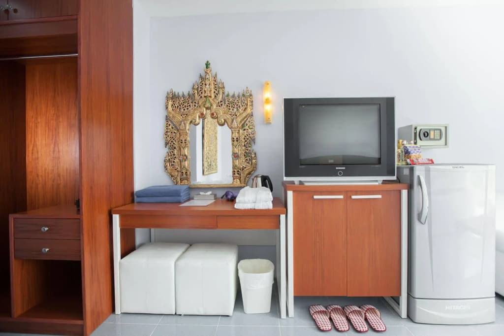 Chalong Beach Hotel Phuket - photo 5
