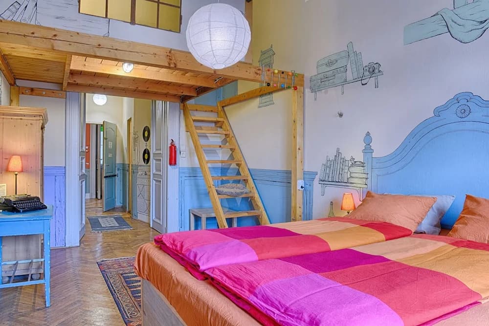 Lavender Circus Hostel And Apartments - photo 6