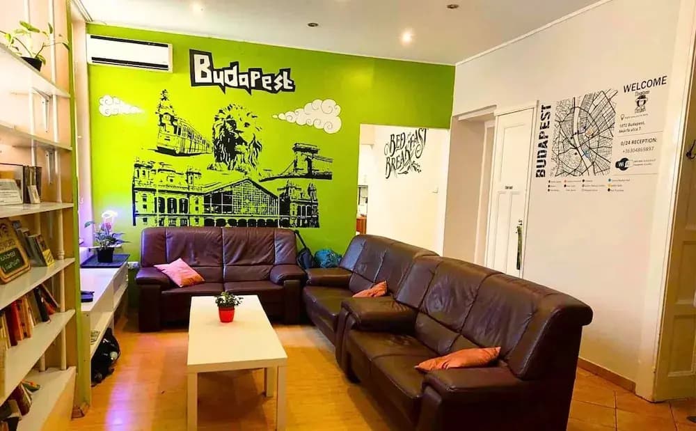 Black Sheep Budapest Hostel - photo 12