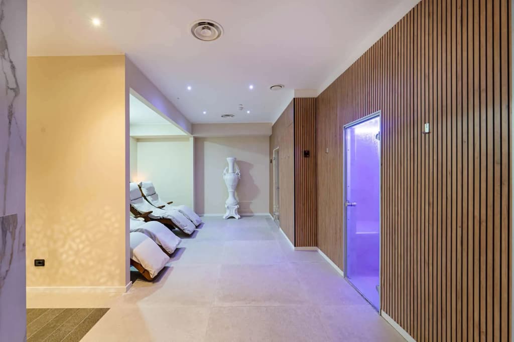 Best Western Plus The Hub Hotel - photo 7