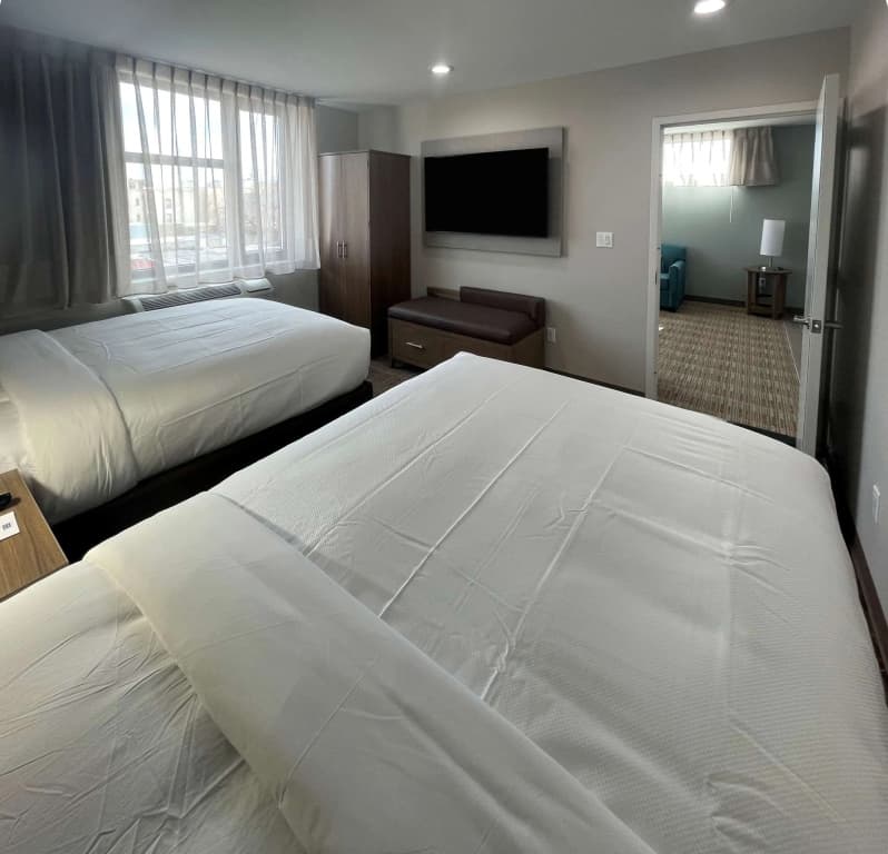 MainStay Suites Bronx - Belmont - photo 2