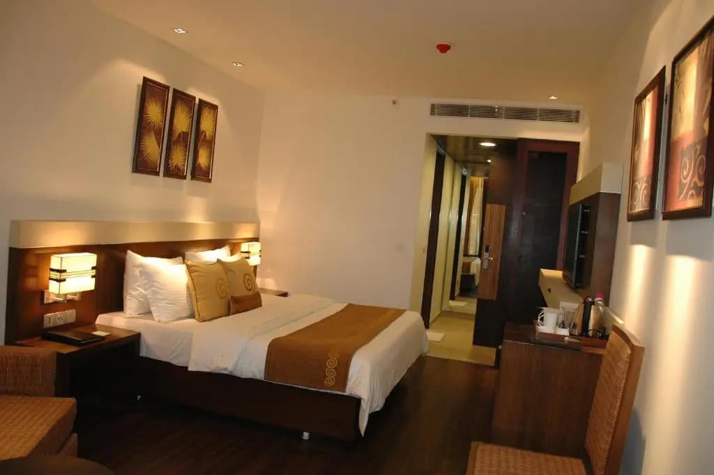 Shervani Hotel Nehru Place - photo 26
