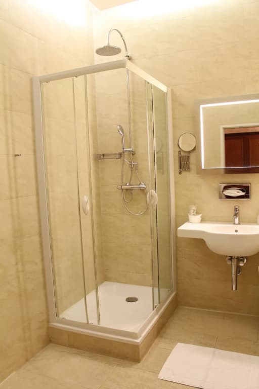 Opera Suites - Self Check-in - photo 10