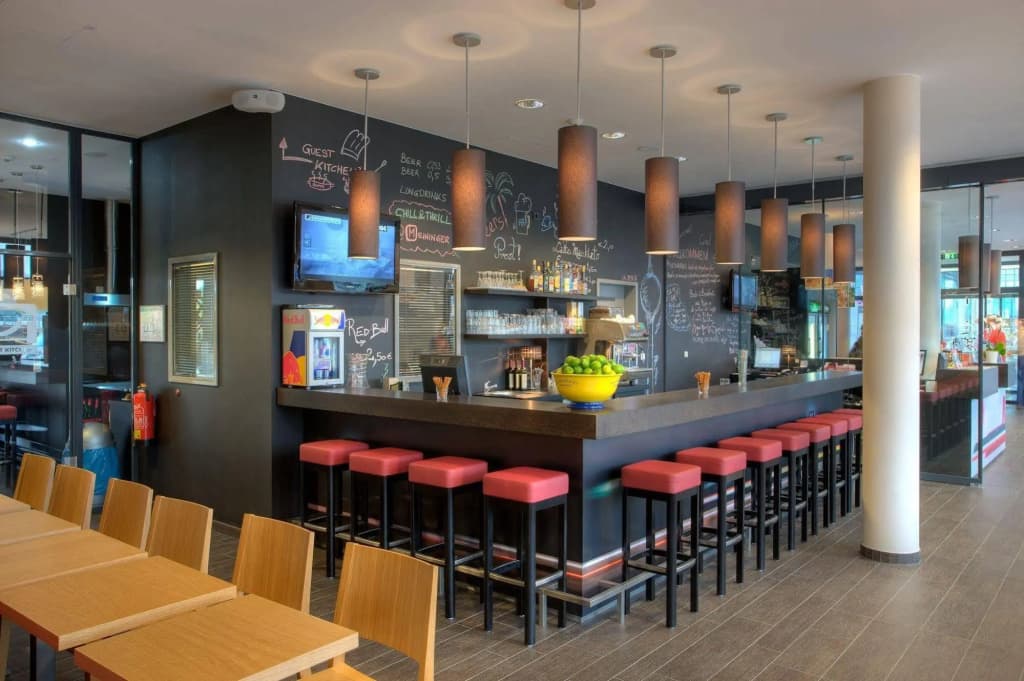 MEININGER Hotel Berlin Hauptbahnhof - photo 18