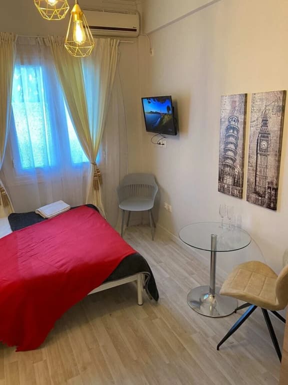 Modern 1-bed Studio in Athens - photo 3
