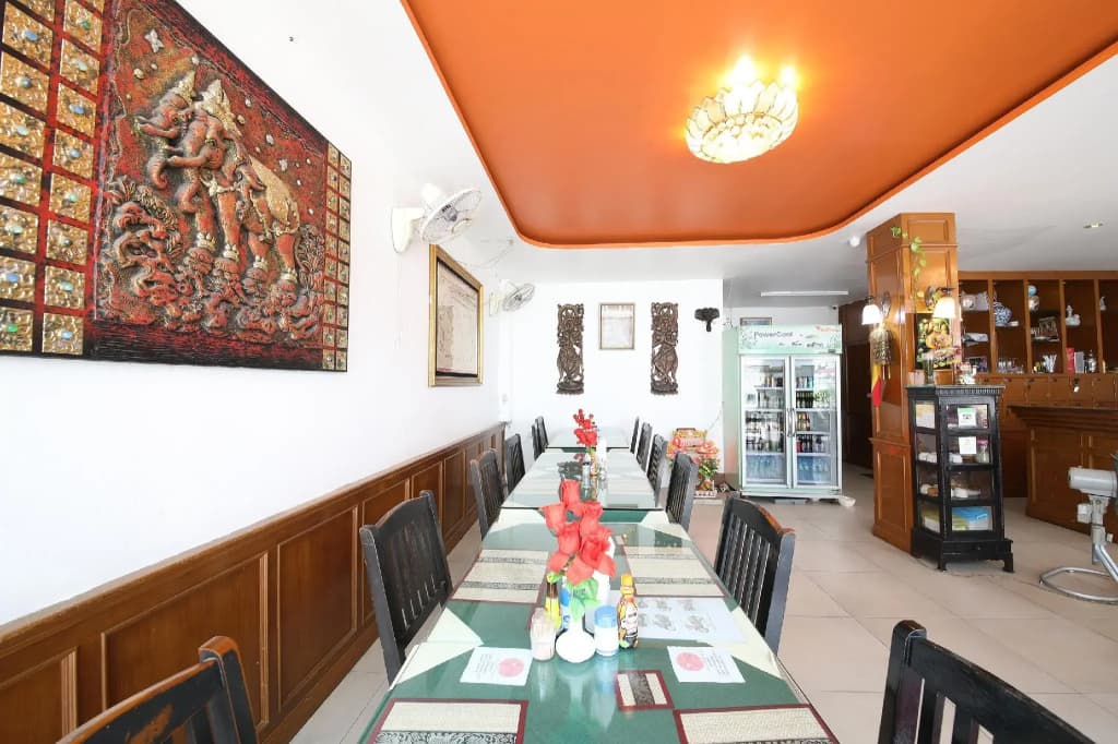 OYO 126 Patong Station House Hotel - photo 9