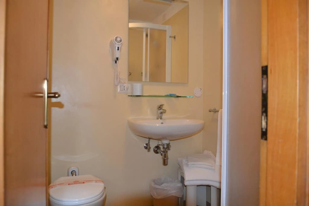 Hotel Canada - photo 8