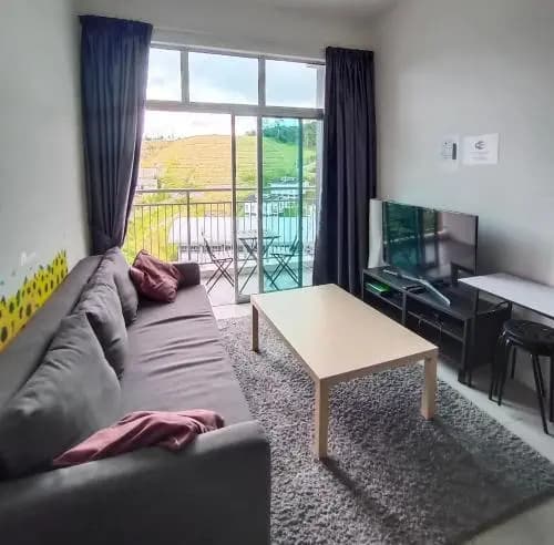 Cameron's Square Apartment - photo 2