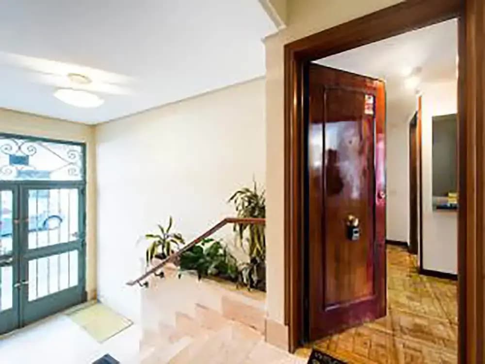 Modern and Comfortable Madrid Flat - photo 17