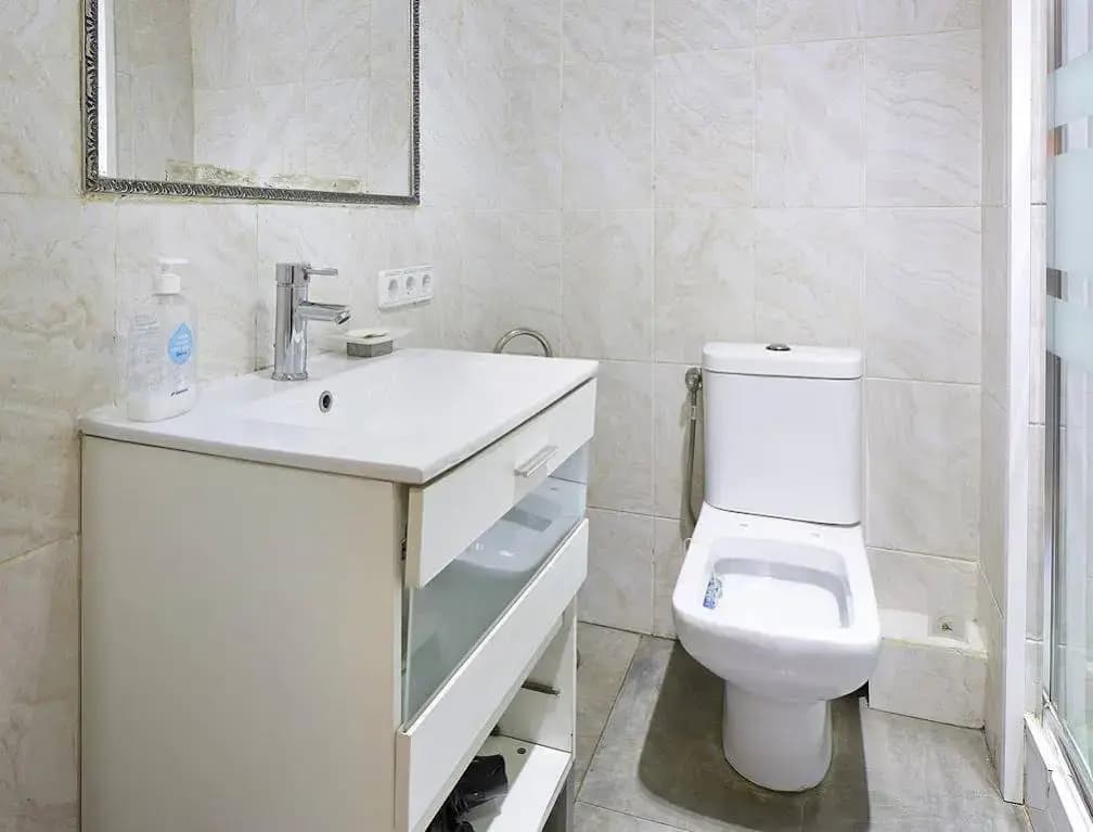 Plaza Spain Guest House - photo 10