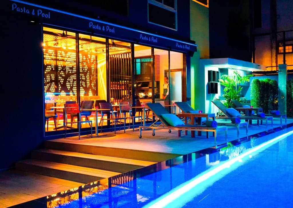 LiT BANGKOK Hotel - photo 20