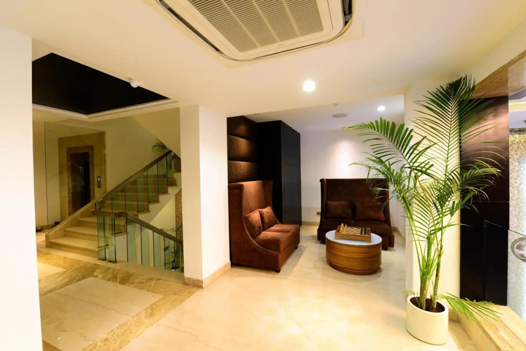 Hotel Chanchal Deluxe - photo 11