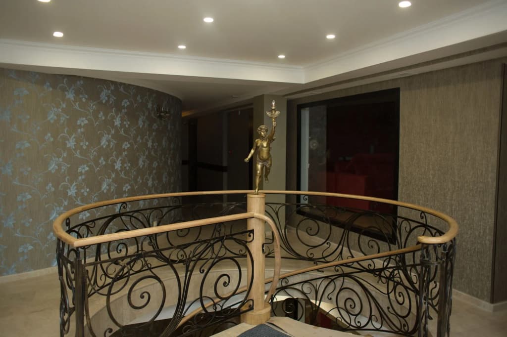 Redline Hotel - photo 9