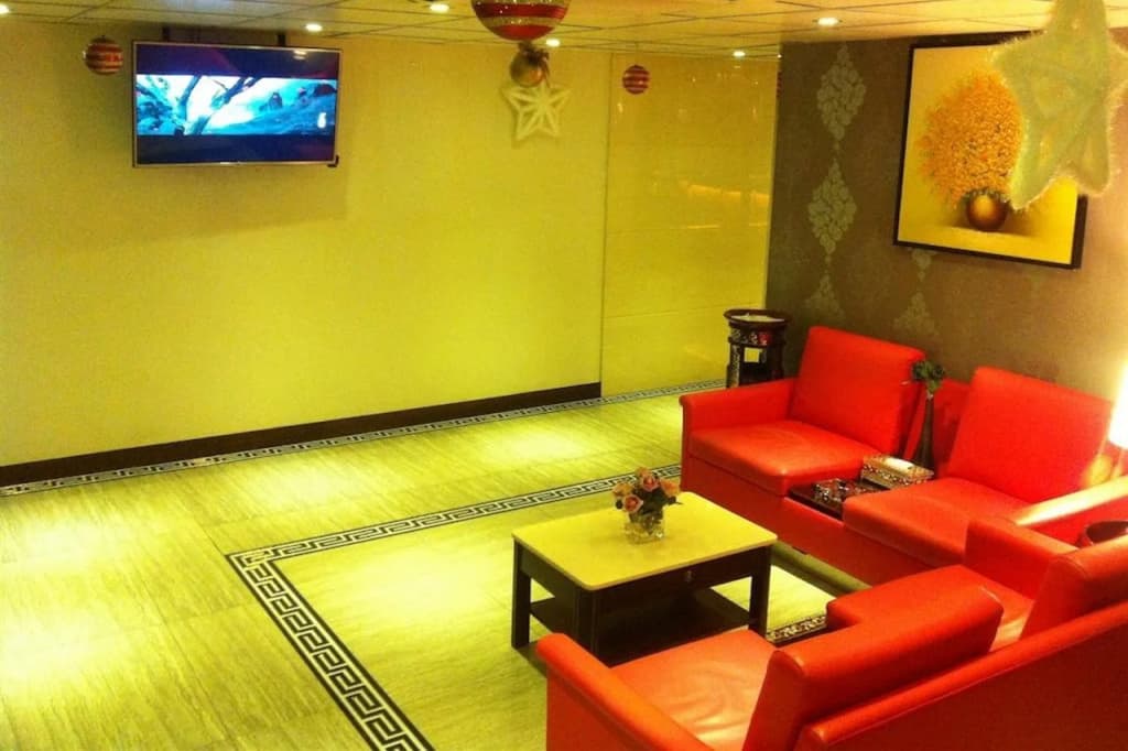 California Hotel - photo 2