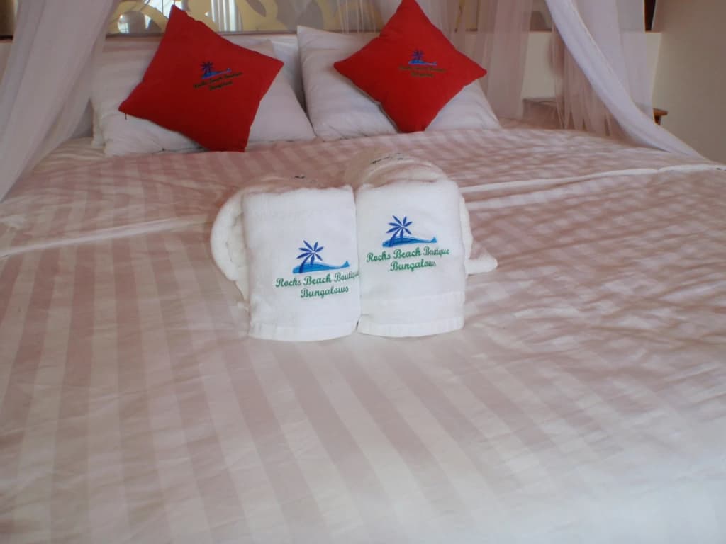 Rocks Beach Boutique Bungalows - photo 5