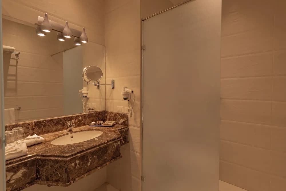 Riverside Hotel - photo 5