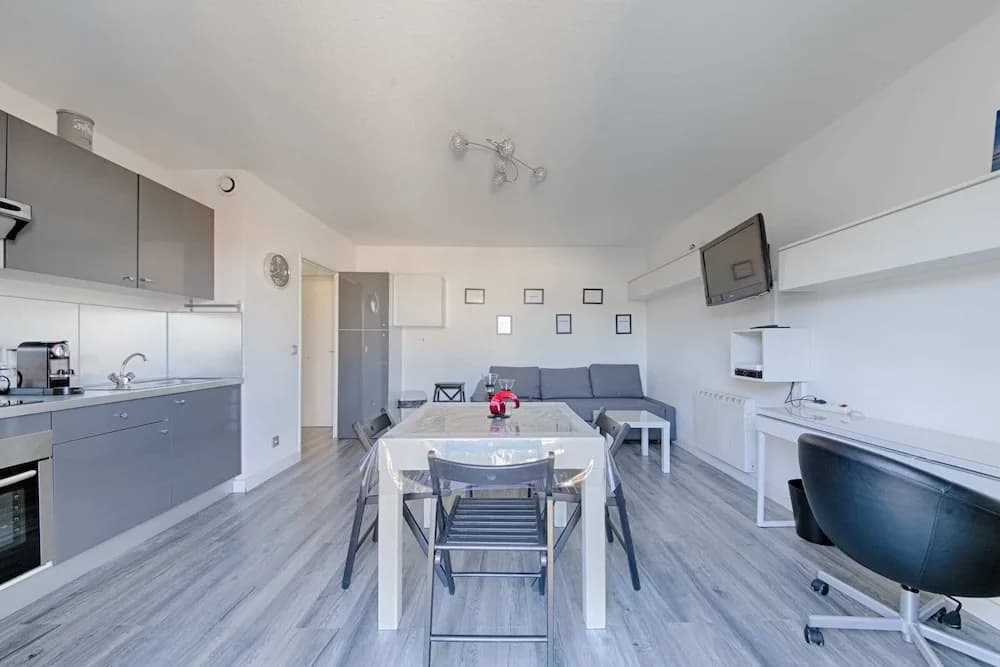 Nice 2 Room Apartment With Terrace - Vieux Nice - photo 15