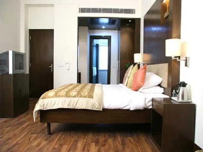 DolphInn - Just Like Home - photo 2