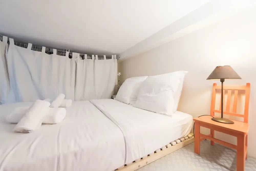 Characterful Bastille Hideaway - main photo