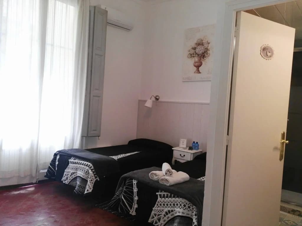 Hostal Dragonfly BCN - photo 4