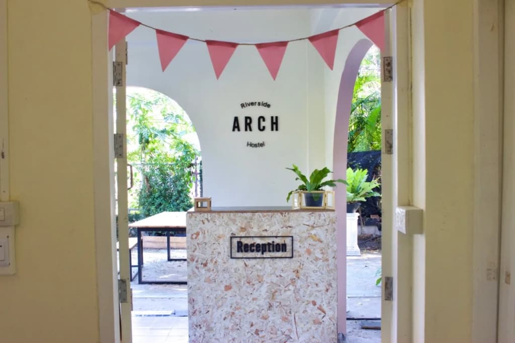 Arch riverside hostel - main photo
