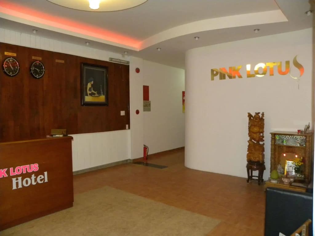 Pink Lotus Hotel - photo 2