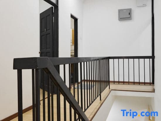 IpohComfortHomestay, 4-10pax 10mins to attraction - photo 1