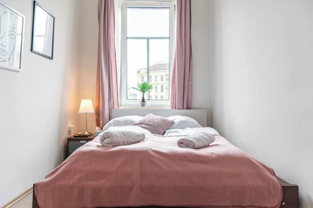 Cozy Room Shared Apt Millennium Tower - photo 20