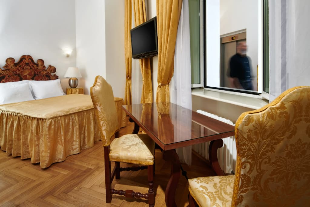 Charles Bridge Palace - photo 3